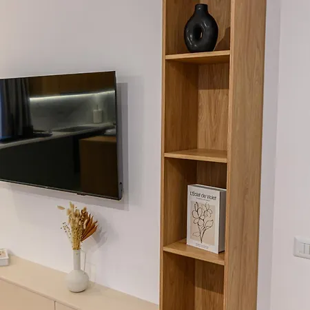 Apartmán Eden Coresi With Free Private Parking *